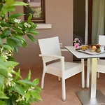 Hotel Xenia 3*