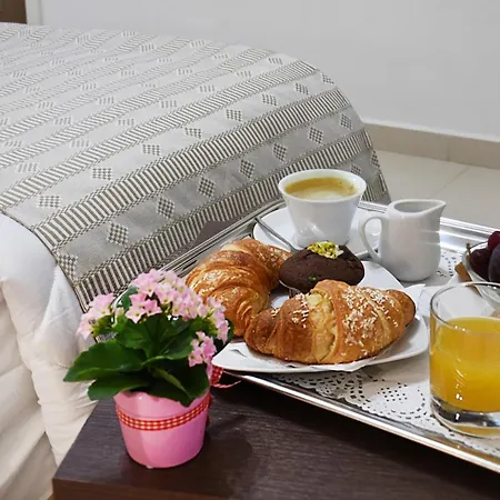Hotel Xenia 3*