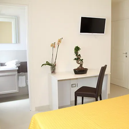 Xenia Hotel 3*