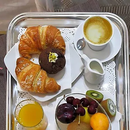 Hotel Xenia 3*